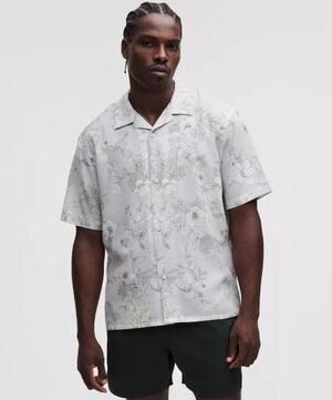 LULULEMON Lightweight Camp Collar Button-Up Shirt Flora Medley Vapor Sz M {3H24}